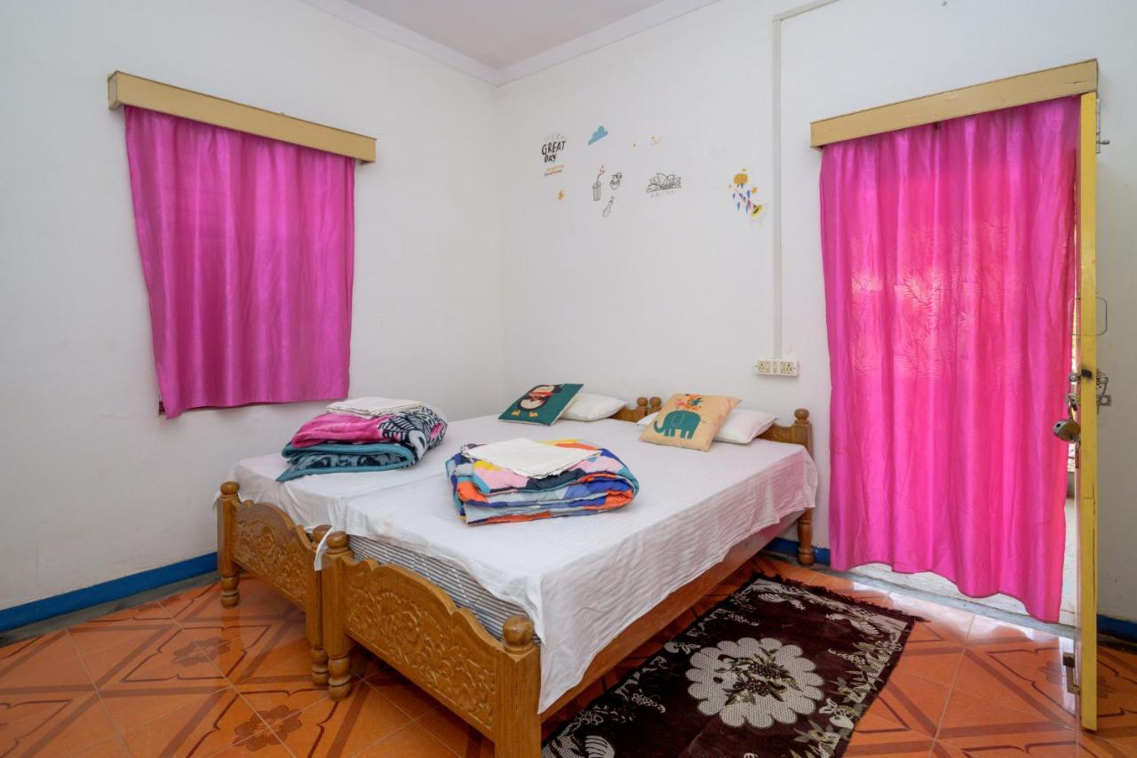 Mini Homestay Khajuraho Bagian luar foto