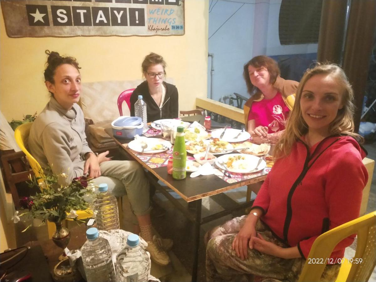 Mini Homestay Khajuraho Bagian luar foto