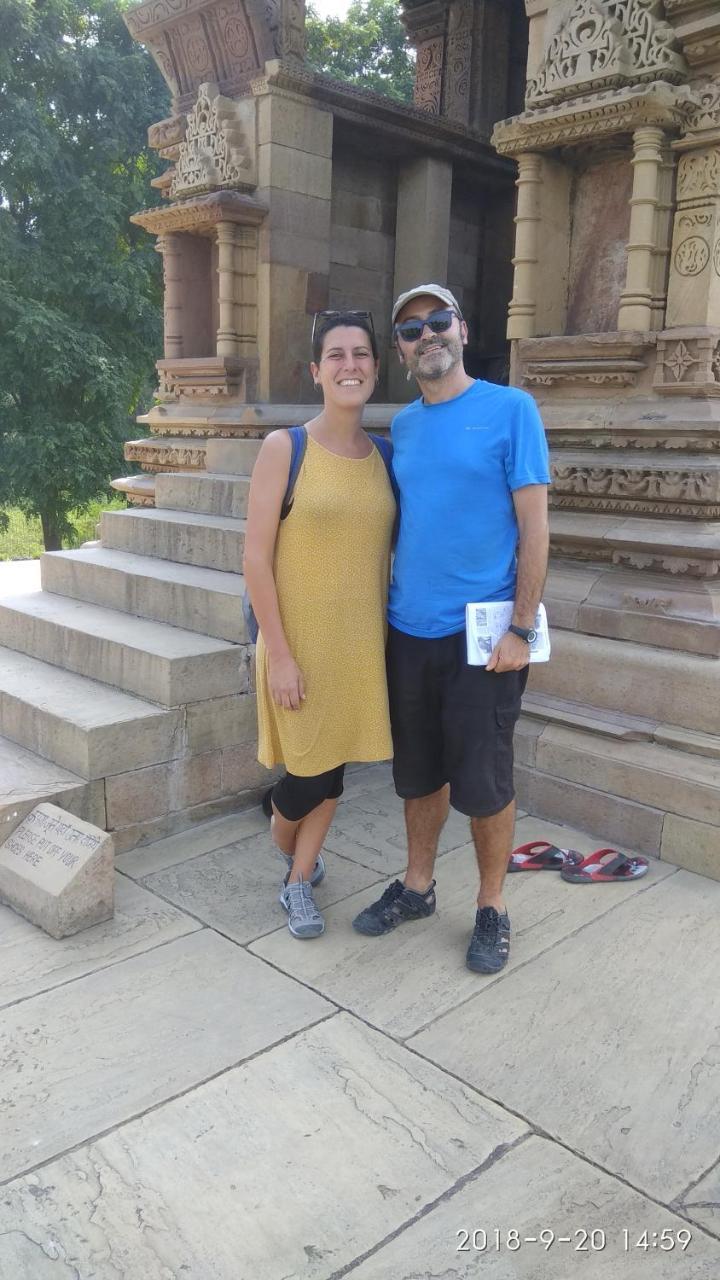 Mini Homestay Khajuraho Bagian luar foto