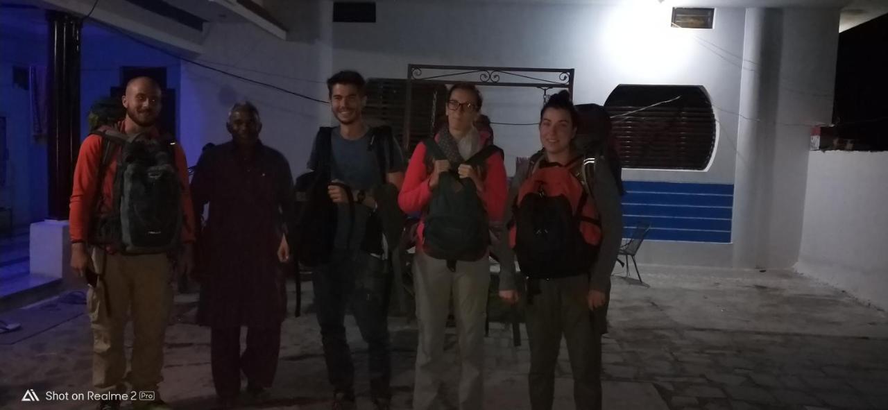 Mini Homestay Khajuraho Bagian luar foto