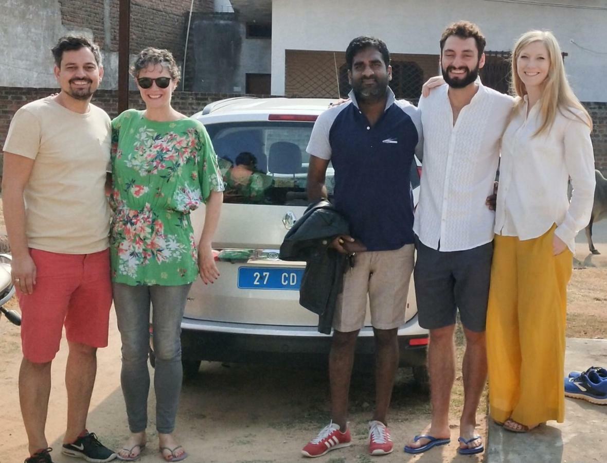 Mini Homestay Khajuraho Bagian luar foto