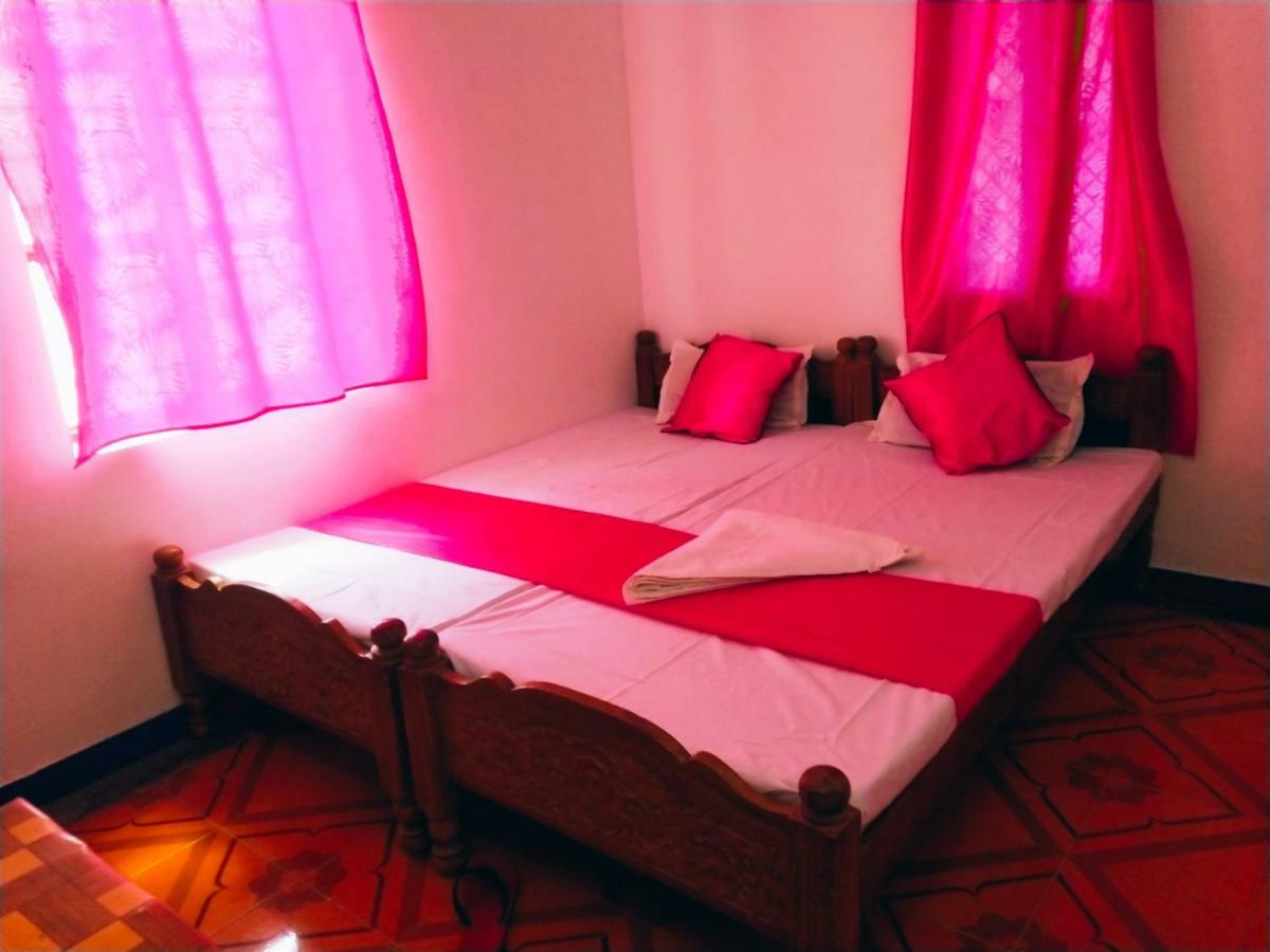Mini Homestay Khajuraho Bagian luar foto