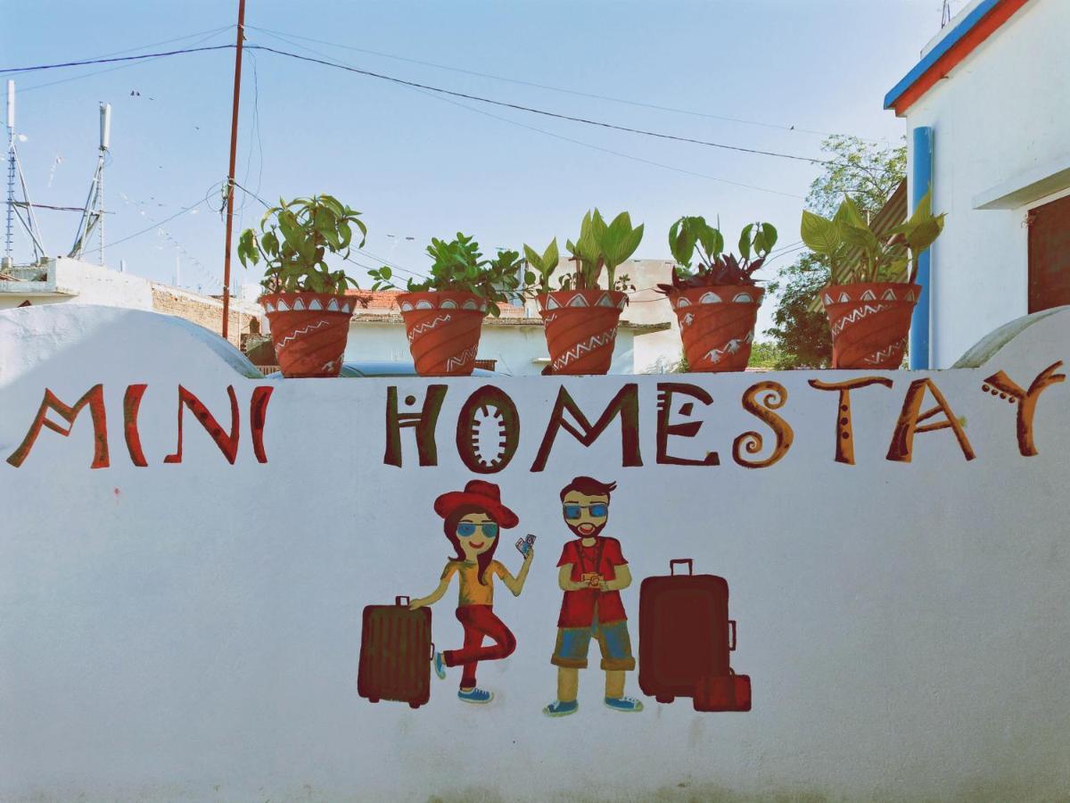 Mini Homestay Khajuraho Bagian luar foto