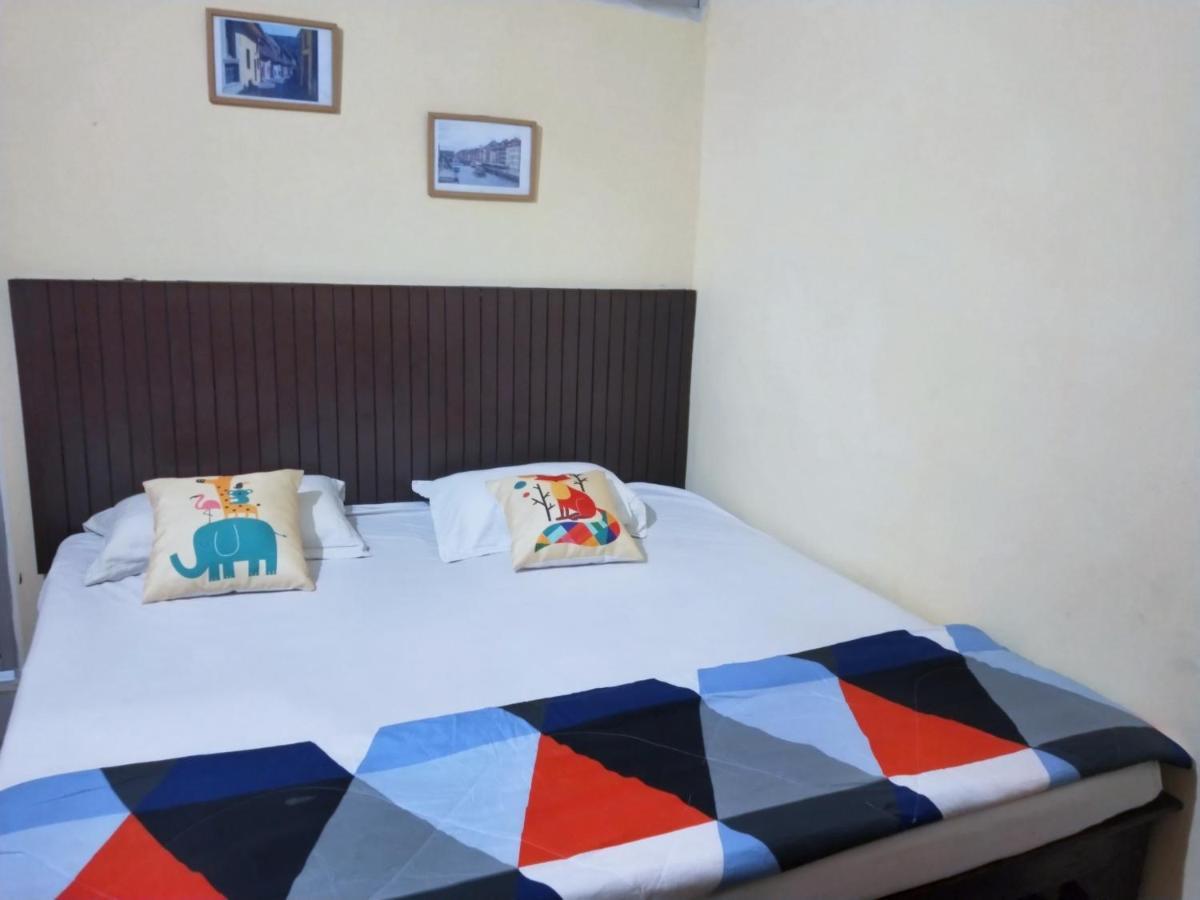 Mini Homestay Khajuraho Bagian luar foto